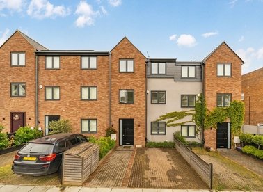 Properties for sale in Sutton Road - N10 1HG view1