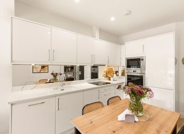 Properties for sale in Sylvester Road - N2 8HN view1
