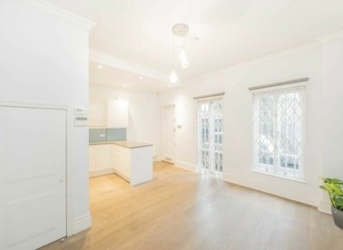 Properties for sale in Tadema Road - SW10 0PZ view1