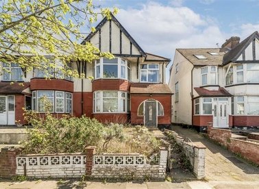 Properties for sale in Tanfield Avenue - NW2 7RT view1