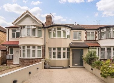 Properties for sale in Thames Avenue - UB6 8JN view1
