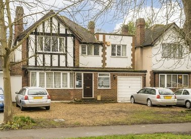 Properties for sale in The Avenue - TW16 5HZ view1