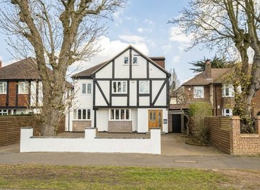 Properties for sale in The Avenue - TW16 5EX view1