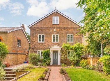 Properties for sale in The Avenue - TW1 1QU view1
