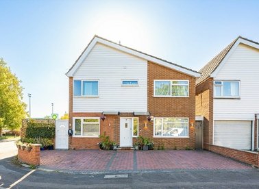 Properties for sale in The Chase - TW16 5AN view1