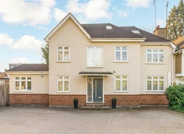 Properties for sale in The Drive - N3 1AD view1