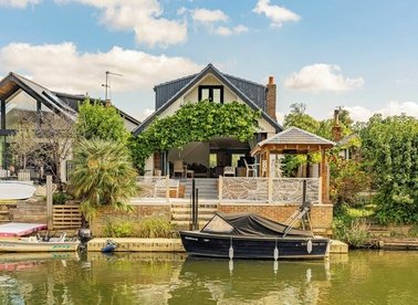 The Island, Thames Ditton, KT7