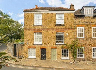 Properties for sale in The Mount Square - NW3 6SX view1