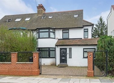 Properties for sale in The Vale - NW11 8SL view1