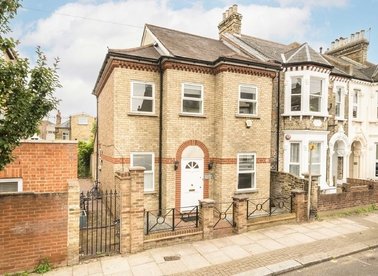Properties for sale in Thirsk Road - SW11 5SX view1