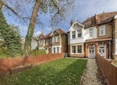 Properties for sale in Thornbury Road - TW7 4NL view1