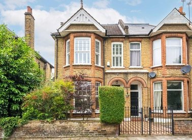 Properties for sale in Thornbury Road - TW7 4LN view1