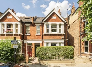 Properties for sale in Thorney Hedge Road - W4 5SB view1