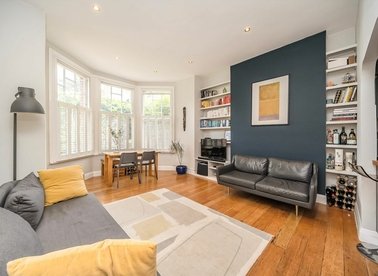 Properties for sale in Thornton Avenue - SW2 4HL view1