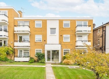 Properties for sale in Thornton Hill - SW19 4HR view1