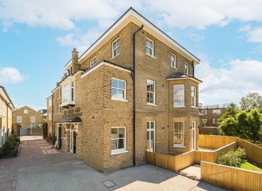 Properties for sale in Thornton Road - SW19 4NQ view1