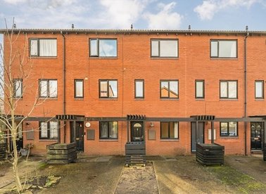 Properties for sale in Tithe Barn Close - KT2 6RZ view1