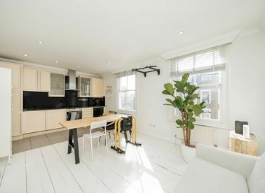 Properties sold in Tollington Way - N7 6RE view1