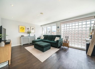 Properties sold in Tooting High Street - SW17 0RR view1