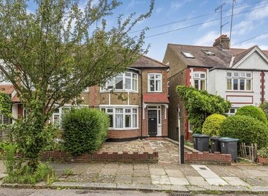 Properties sold in Torrington Gardens - N11 2AB view1