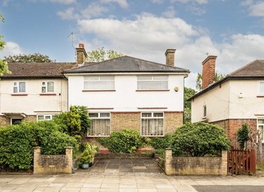 Properties for sale in Townholm Crescent - W7 2LZ view1