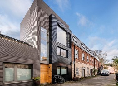 Properties for sale in Trafalgar Mews - E9 5JG view1