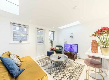 Properties for sale in Trafalgar Road - SE10 9UW view1