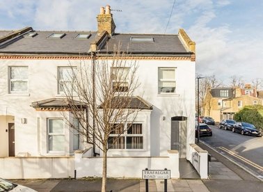 Properties for sale in Trafalgar Road - SW19 1HR view1