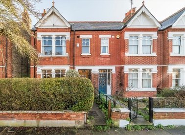 Trent Avenue, London, W5