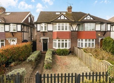 Properties for sale in Tudor Drive - KT2 5QF view1