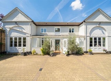 Properties for sale in Twickenham Road - TW11 8AN view1