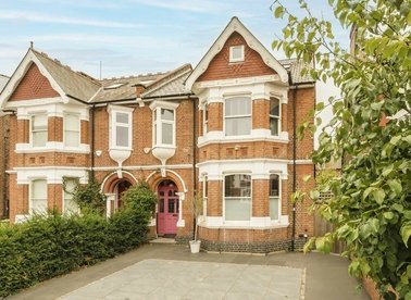 Properties for sale in Twyford Avenue - W3 9QD view1