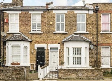 Properties for sale in Underhill Road - SE22 9EB view1