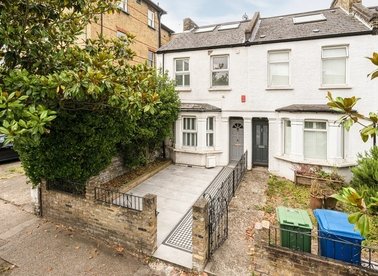 Properties for sale in Underhill Road - SE22 9EA view1