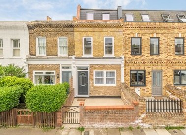 Properties for sale in Upland Road - SE22 9EF view1