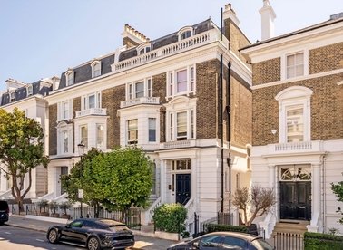 Properties for sale in Upper Phillimore Gardens - W8 7HA view1