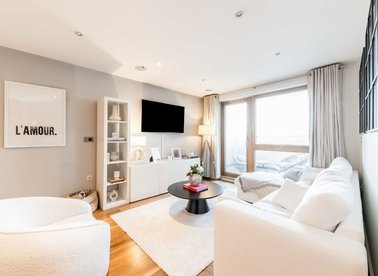 Properties for sale in Upper Richmond Road - SW15 6TG view1