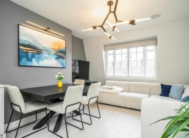 Properties for sale in Upper Street - N1 2XG view1