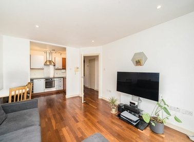 Properties for sale in Upper Tooting Road - SW17 7PB view1