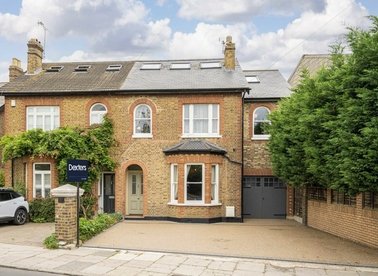 Properties for sale in Uxbridge Road - TW12 3AD view1