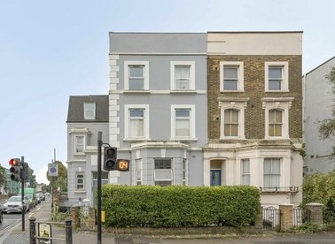 Properties for sale in Uxbridge Road - W12 9DT view1