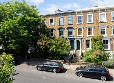 Properties for sale in Victoria Park Road - E9 7JN view1