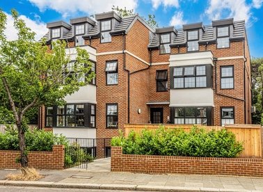 Properties for sale in Villiers Avenue - KT5 8BD view1