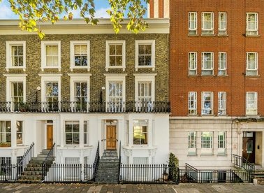 Properties for sale in Vincent Square - SW1P 2NP view1