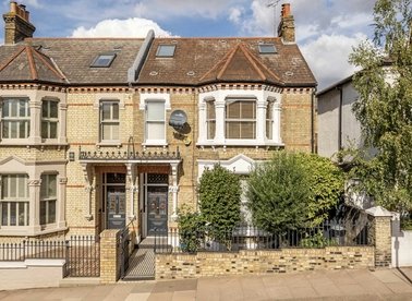 Properties for sale in Wakehurst Road - SW11 6DA view1