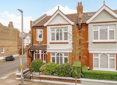 Wakehurst Road, London, SW11