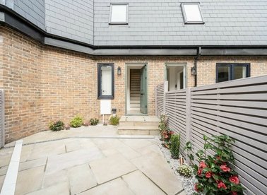 Properties for sale in Waldeck Road - W4 3NP view1