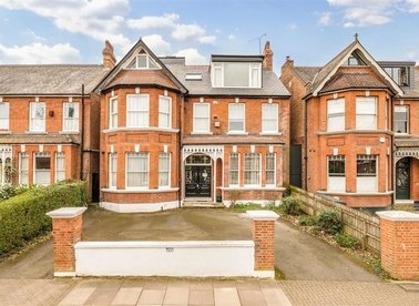 Properties for sale in Walm Lane - NW2 3BP view1