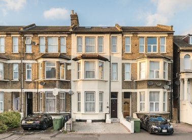 Properties for sale in Walthamstow, London E10 -  view1