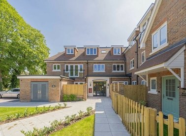 Properties for sale in Walton Road - KT8 2JG view1